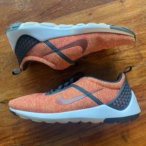 Nike Men Lunarestoa 2 SE Running Shoe